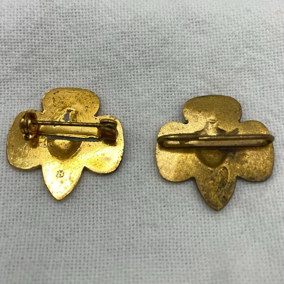 Set of 2 Traditional Girl Scout Membership Pins - Picture 2 of 5